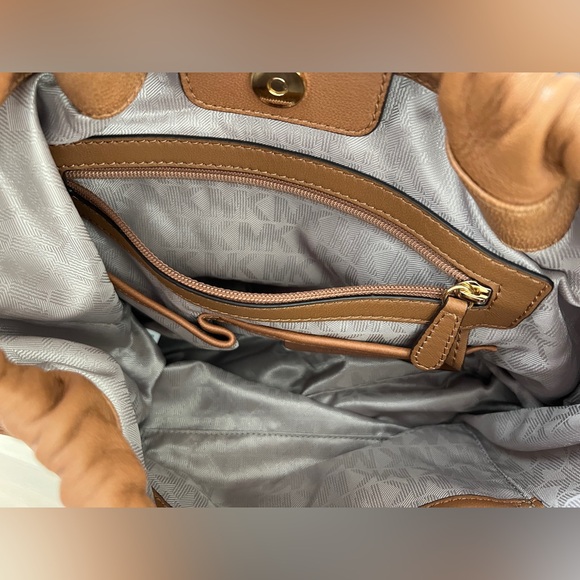 Michael Kors leather shoulder bag - Picture 4 of 4